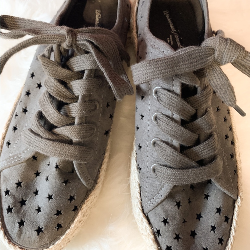 Universal Thread Star Sneakers